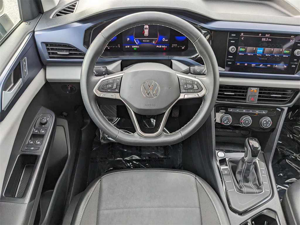 Certified 2023 Volkswagen Taos SE w/ Panoramic Sunroof Package image 16
