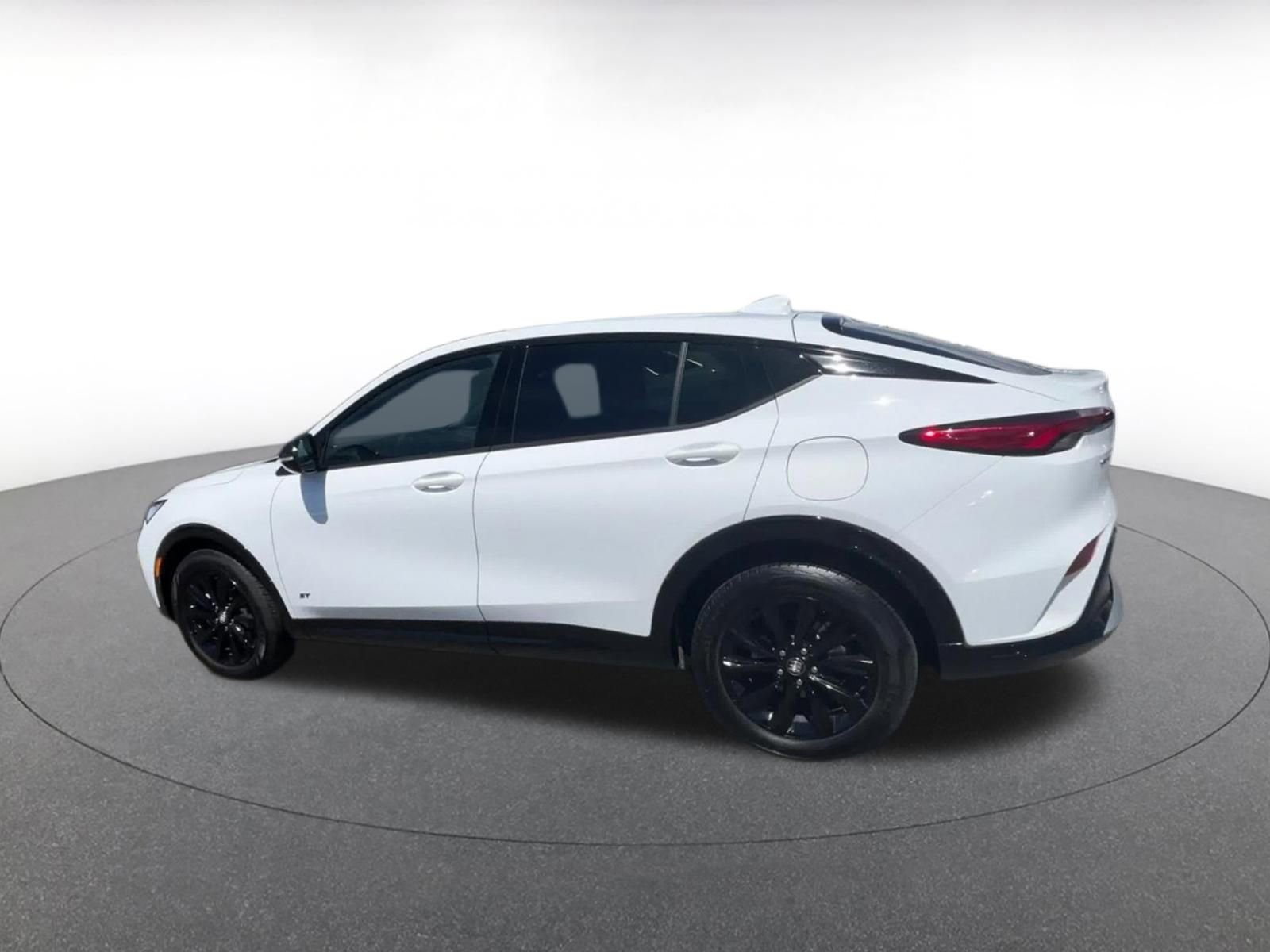 Used 2025 Buick Envista Sport Touring image 10