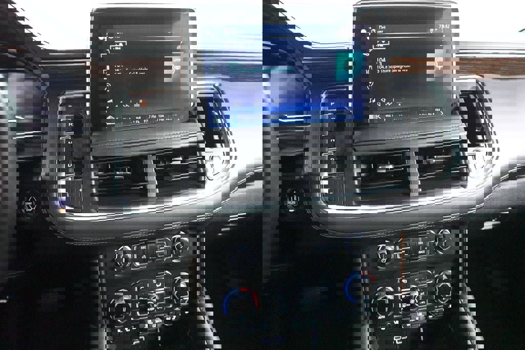 Used 2023 Chevrolet Tahoe High Country w/ Premium Package AWD/4WD image 15