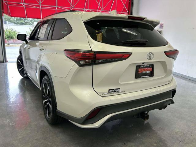 Certified 2021 Toyota Highlander XSE FWD image 5