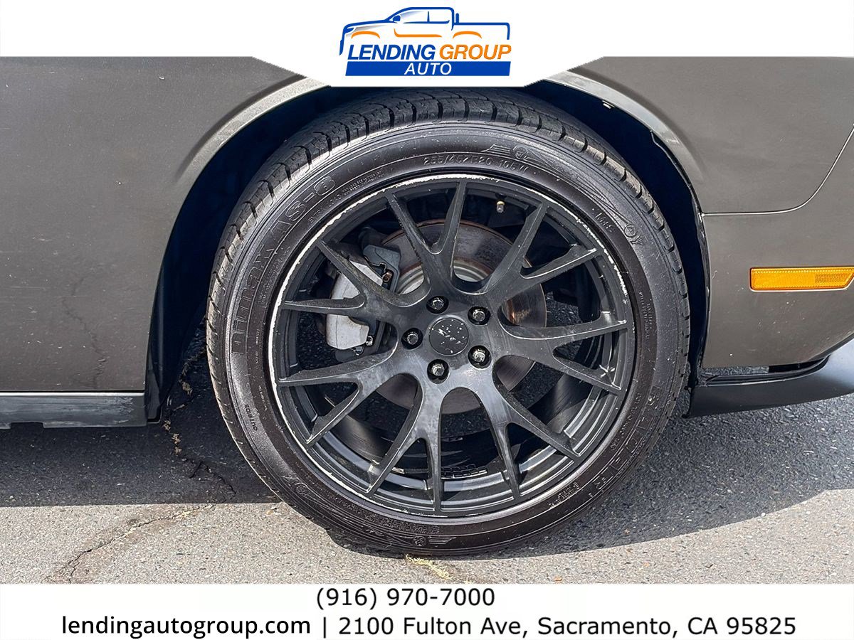 Used 2010 Dodge Challenger SE image 9