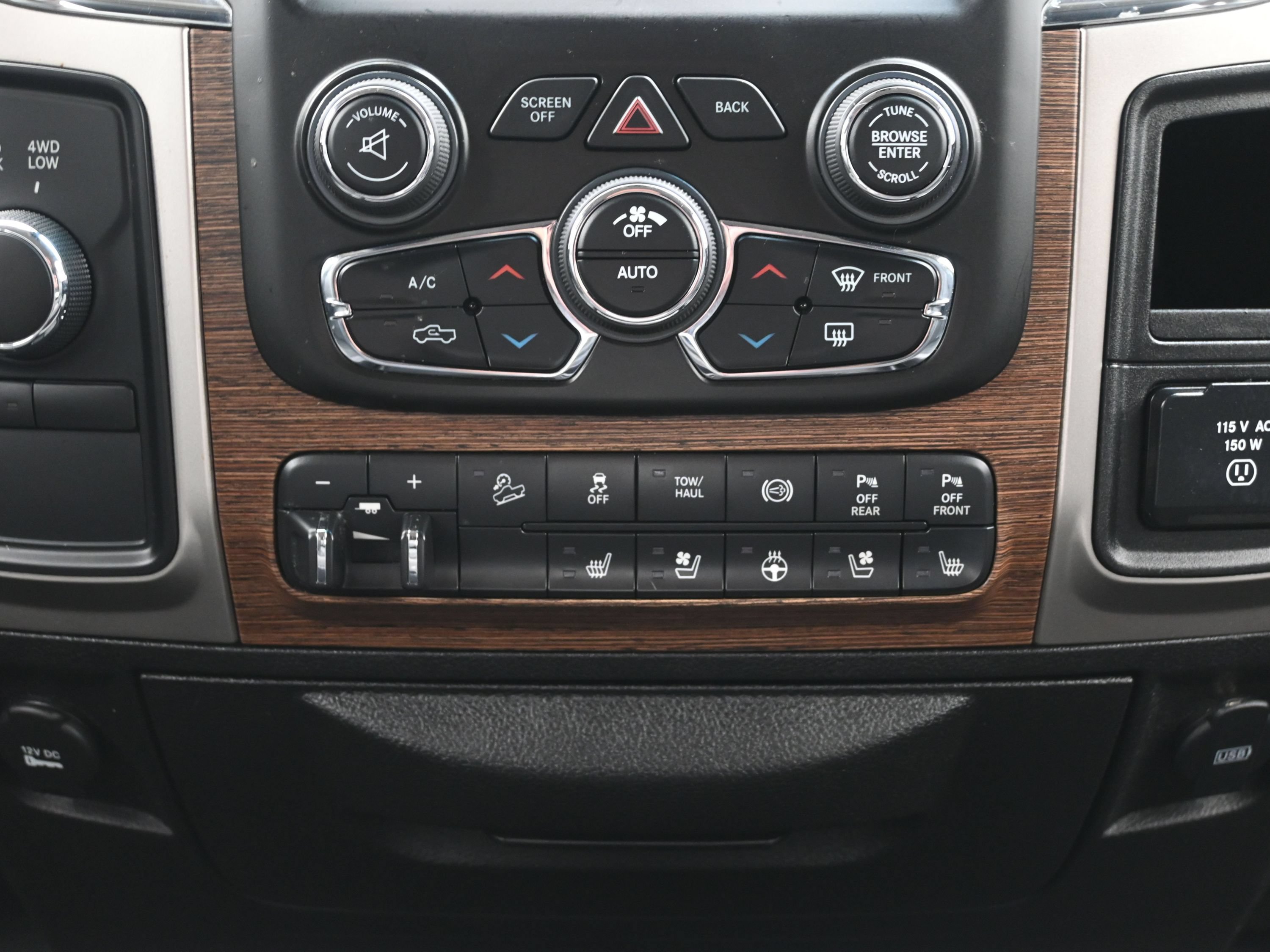 Used 2018 RAM 2500 Laramie w/ Off Road Package AWD/4WD image 37