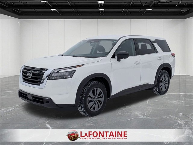 Used 2024 Nissan Pathfinder S image 1