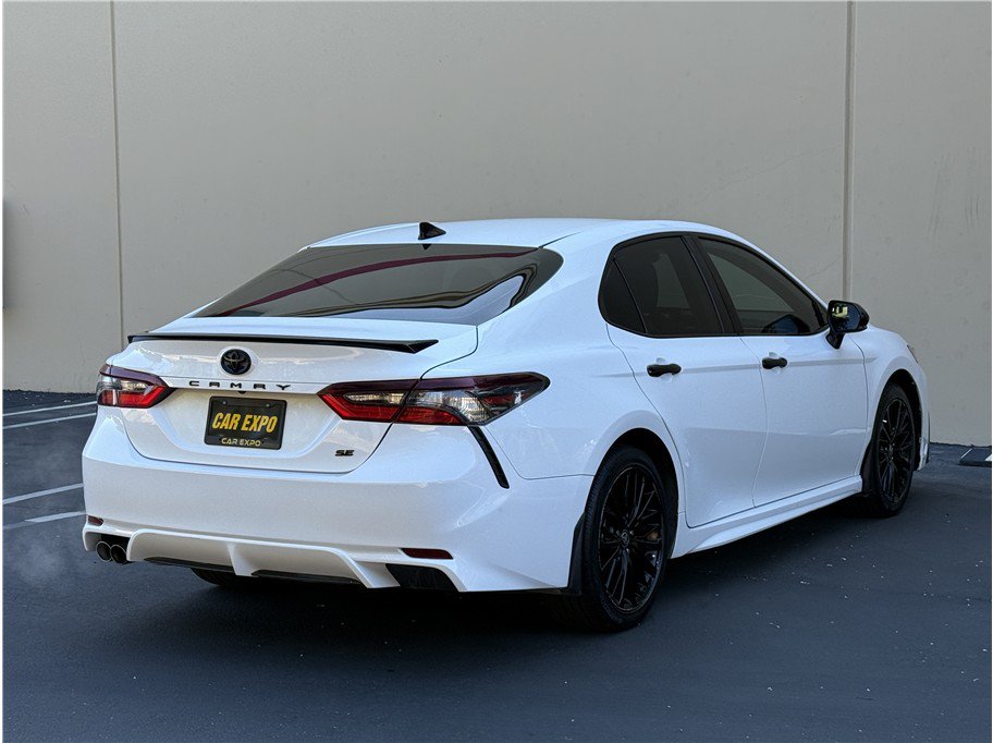 Used 2022 Toyota Camry SE FWD image 7