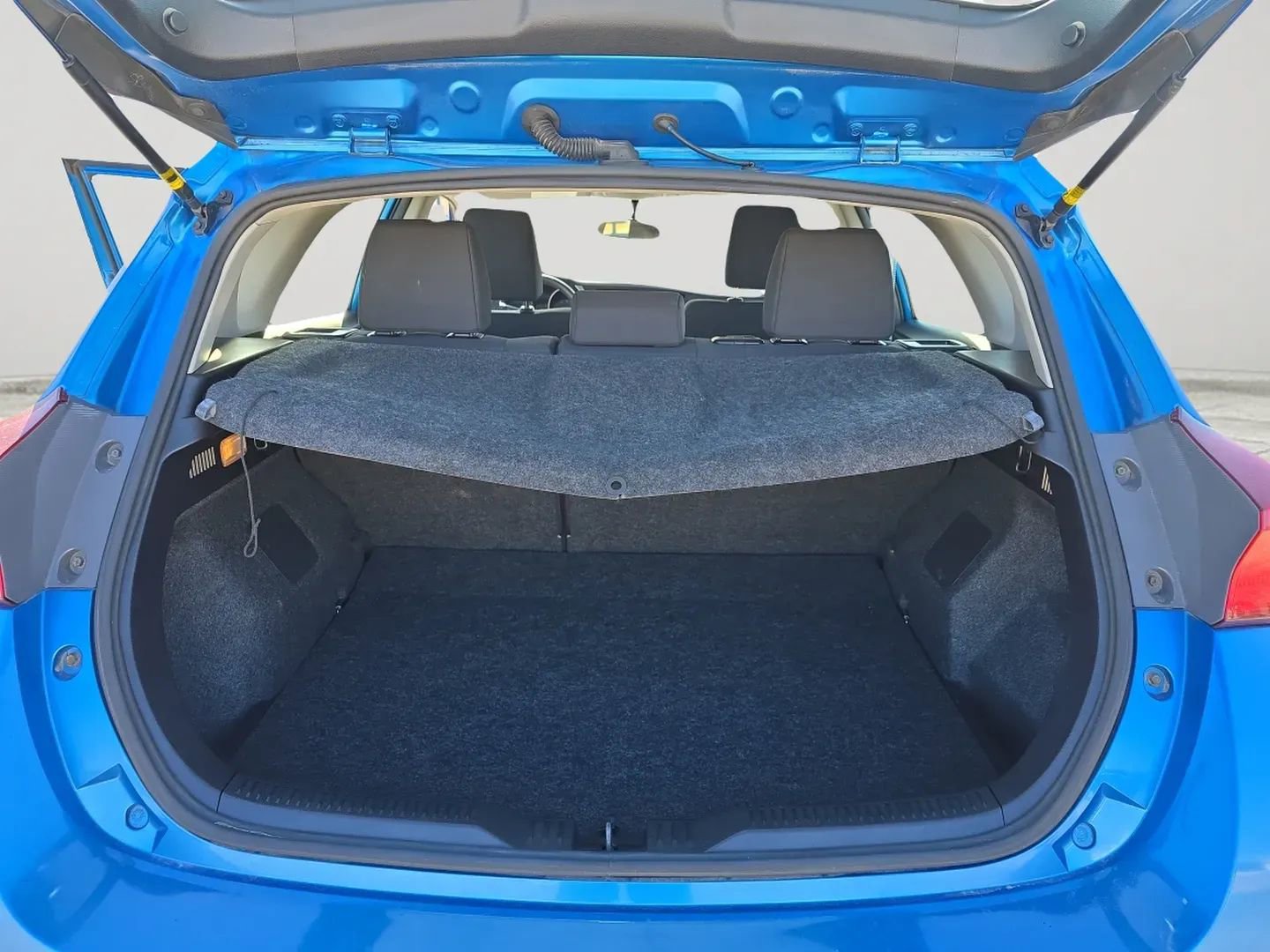 Used 2016 Scion iM Hatchback 4D image 12