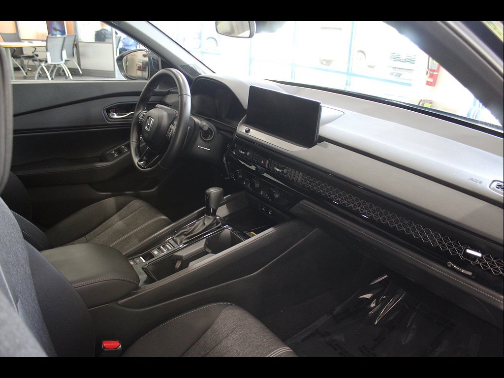 Used 2025 Honda Accord Sport image 23