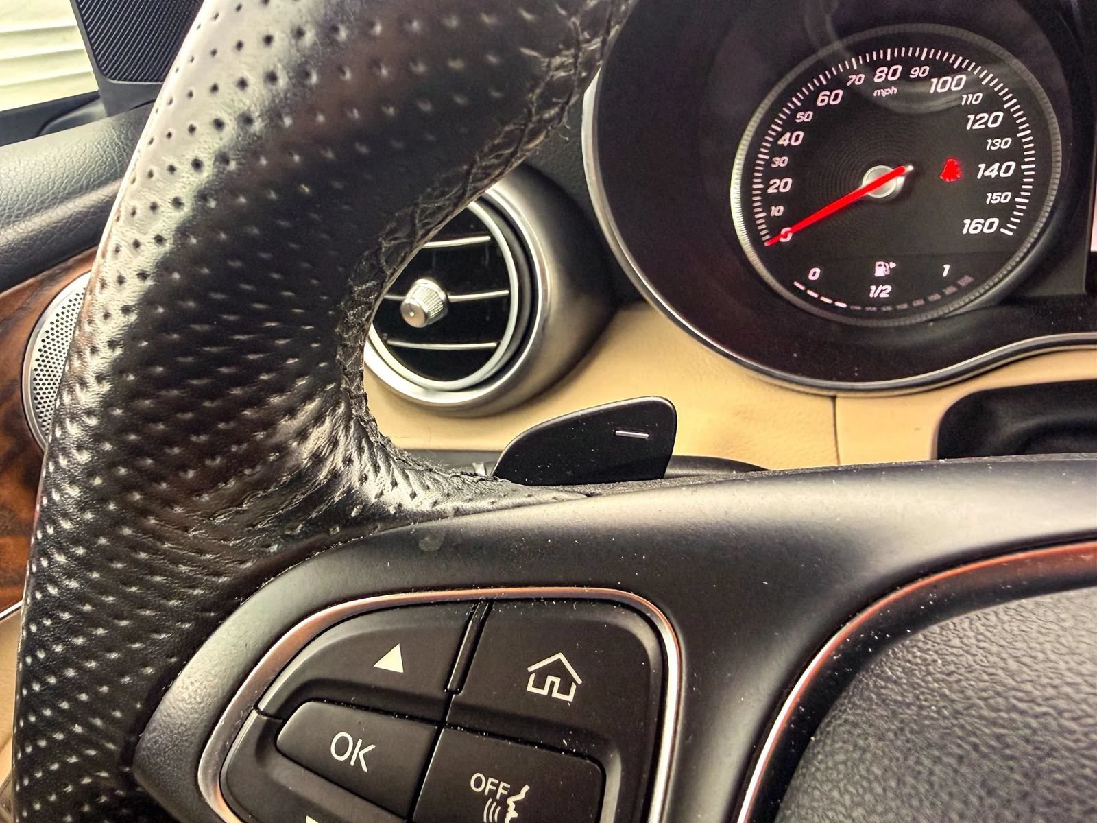 Used 2018 Mercedes-Benz GLC 300 4MATIC image 41