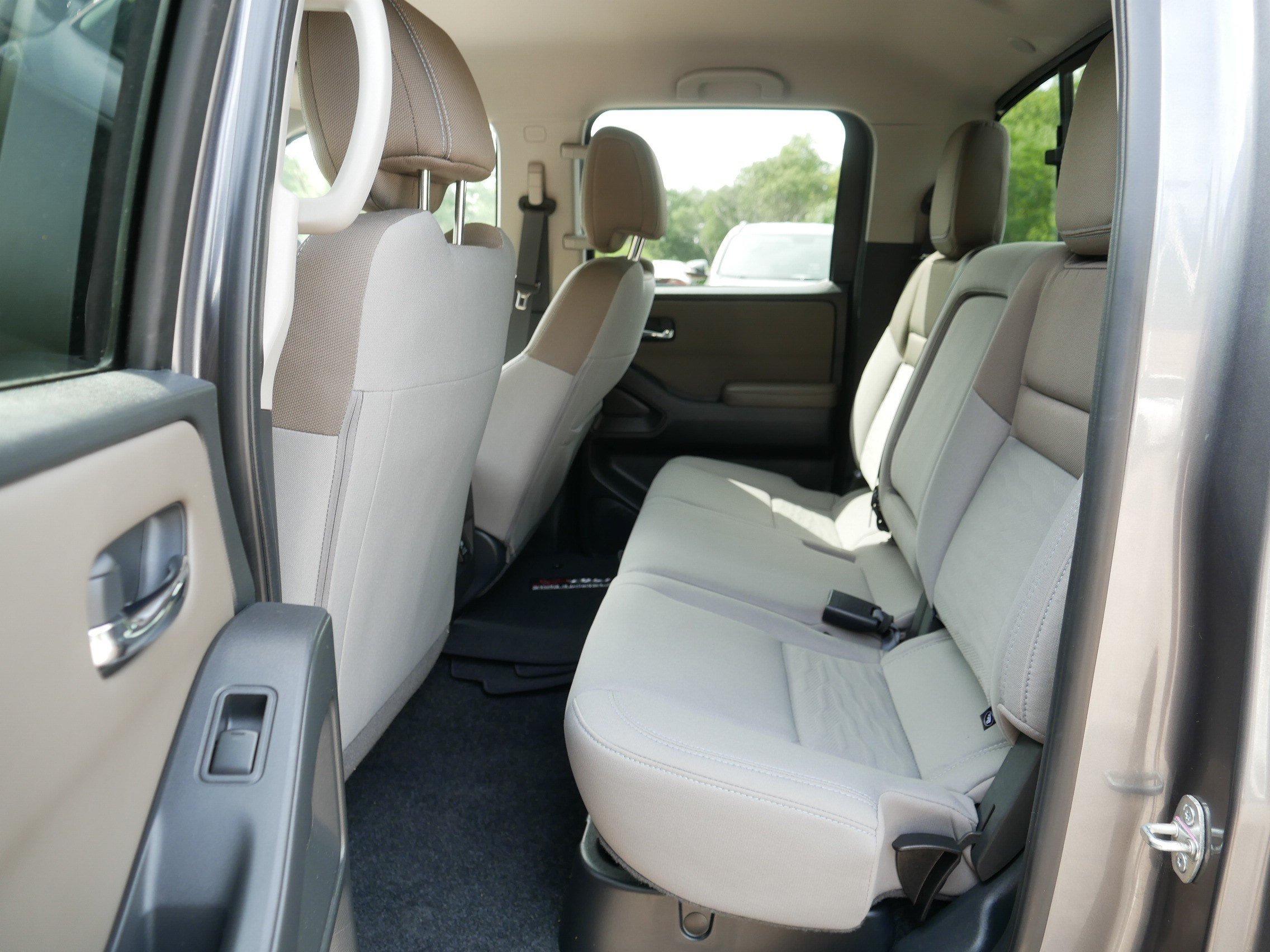 Certified 2024 Nissan Frontier SV w/ SV Convenience Package AWD/4WD image 35