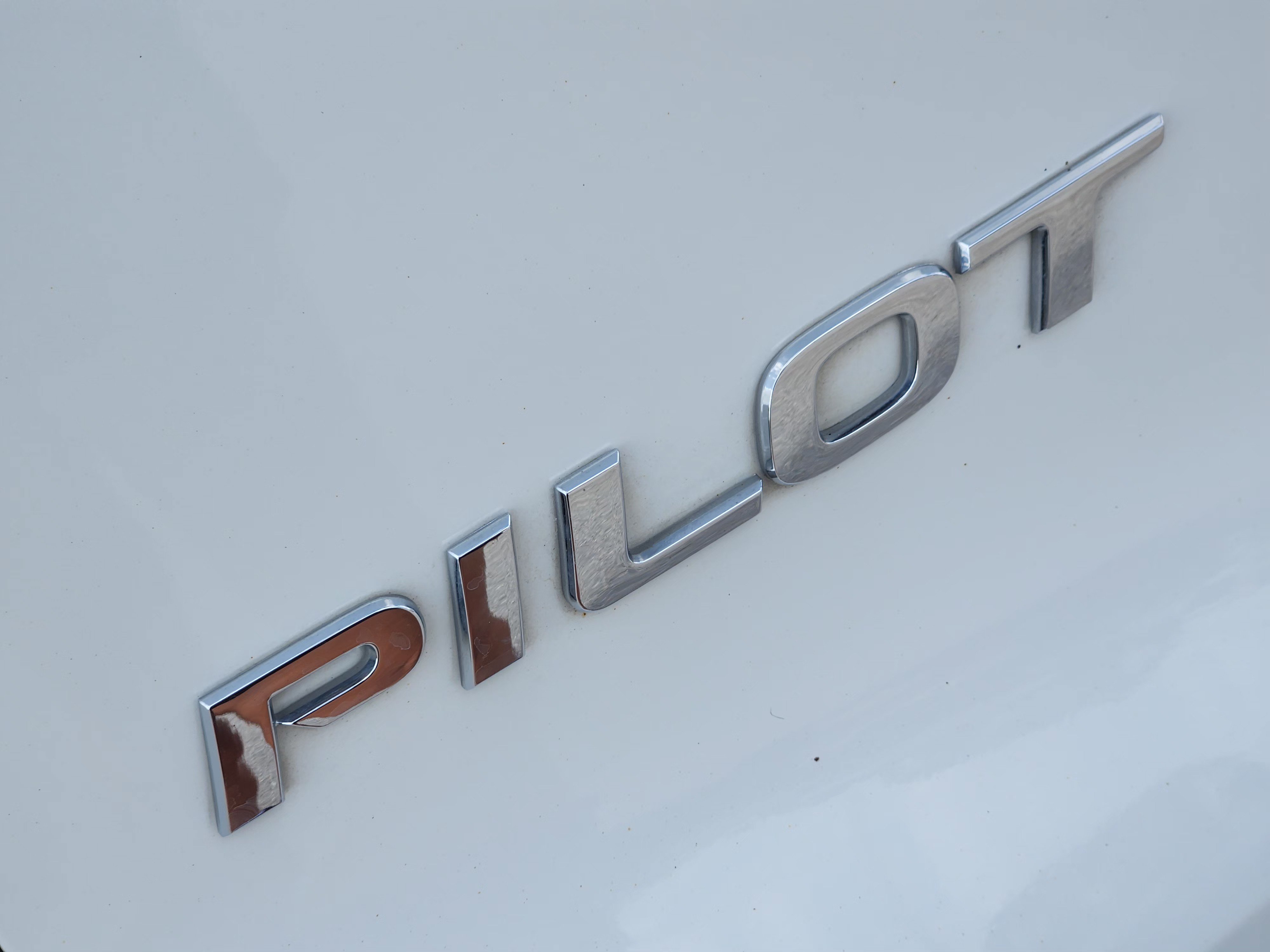 Used 2021 Honda Pilot Touring image 12