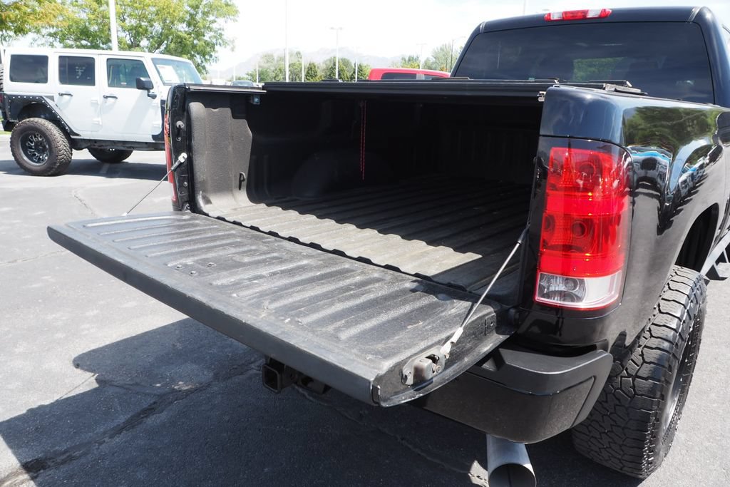 Used 2013 GMC Sierra 2500 Denali AWD/4WD image 16