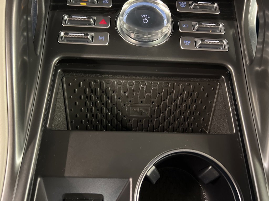 Certified 2025 Lincoln Nautilus Reserve image 17