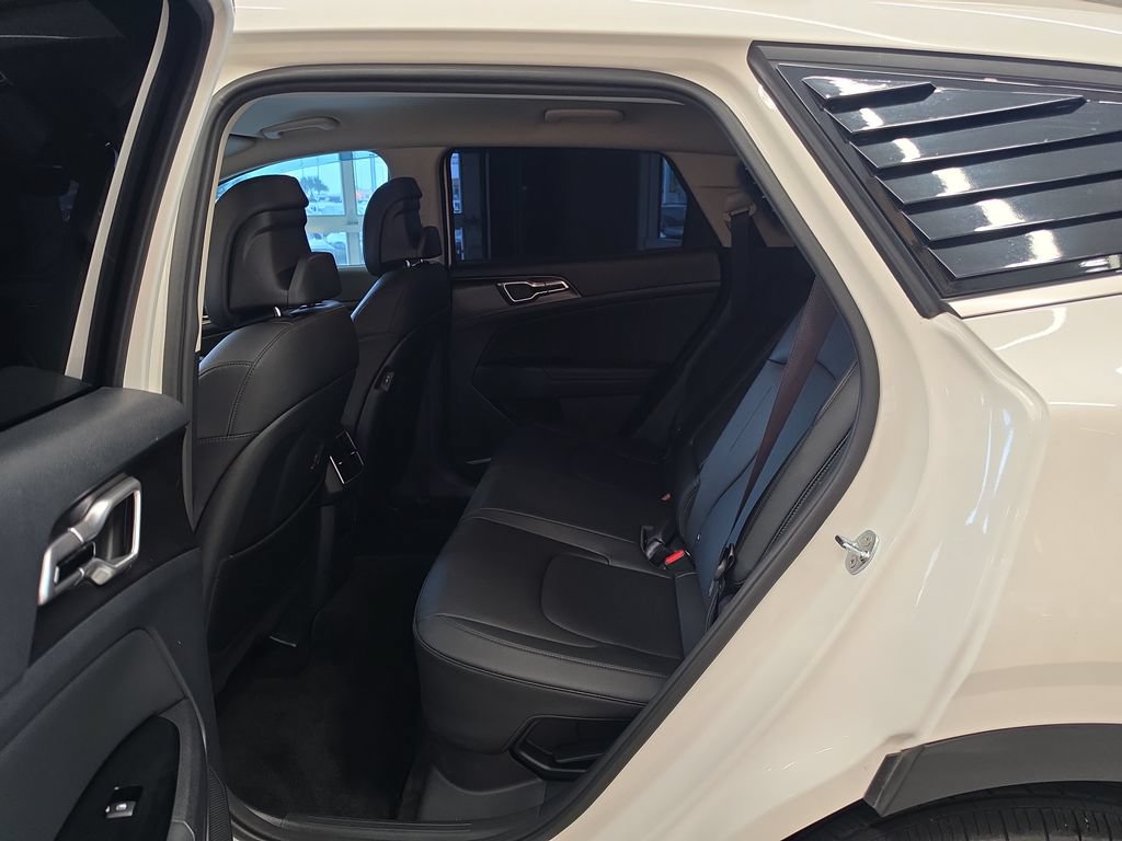 Certified 2025 Kia Sportage EX AWD/4WD image 33
