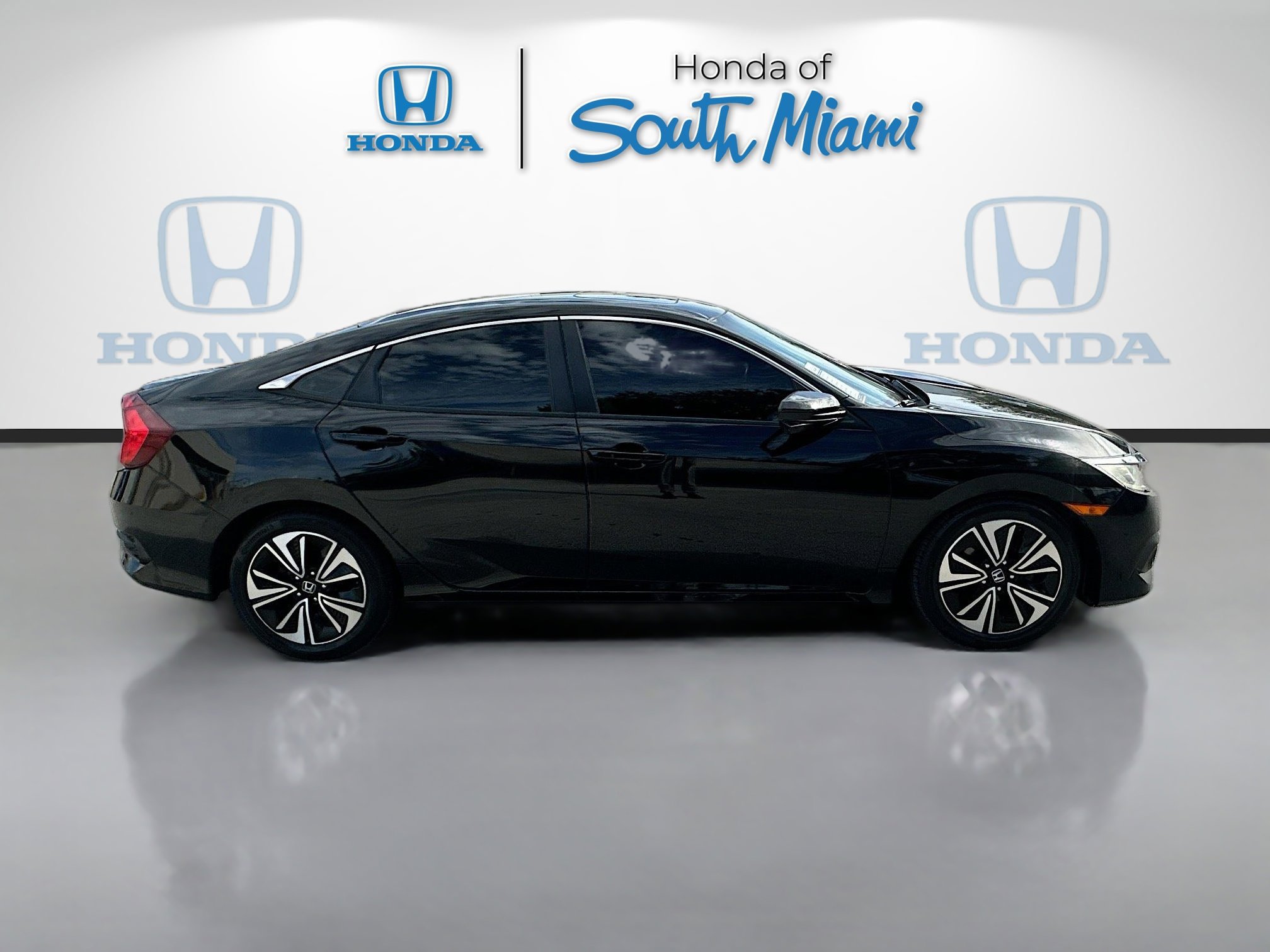 Used 2018 Honda Civic EX-L image 8
