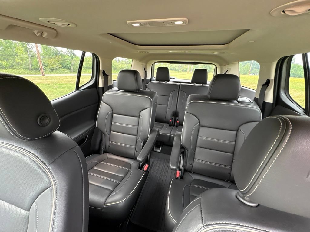 Used 2023 GMC Acadia Denali w/ Denali Technology Package AWD/4WD image 17