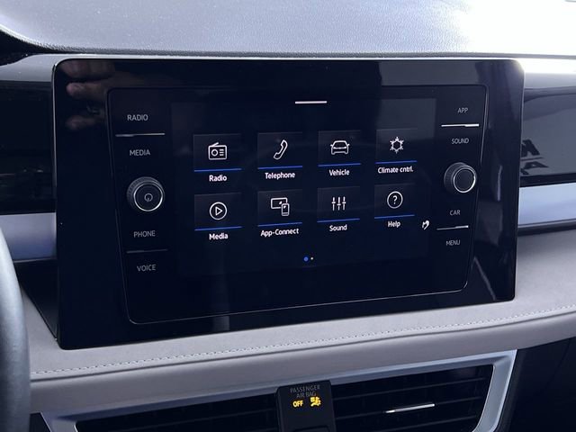 Used 2025 Volkswagen Taos SE image 24