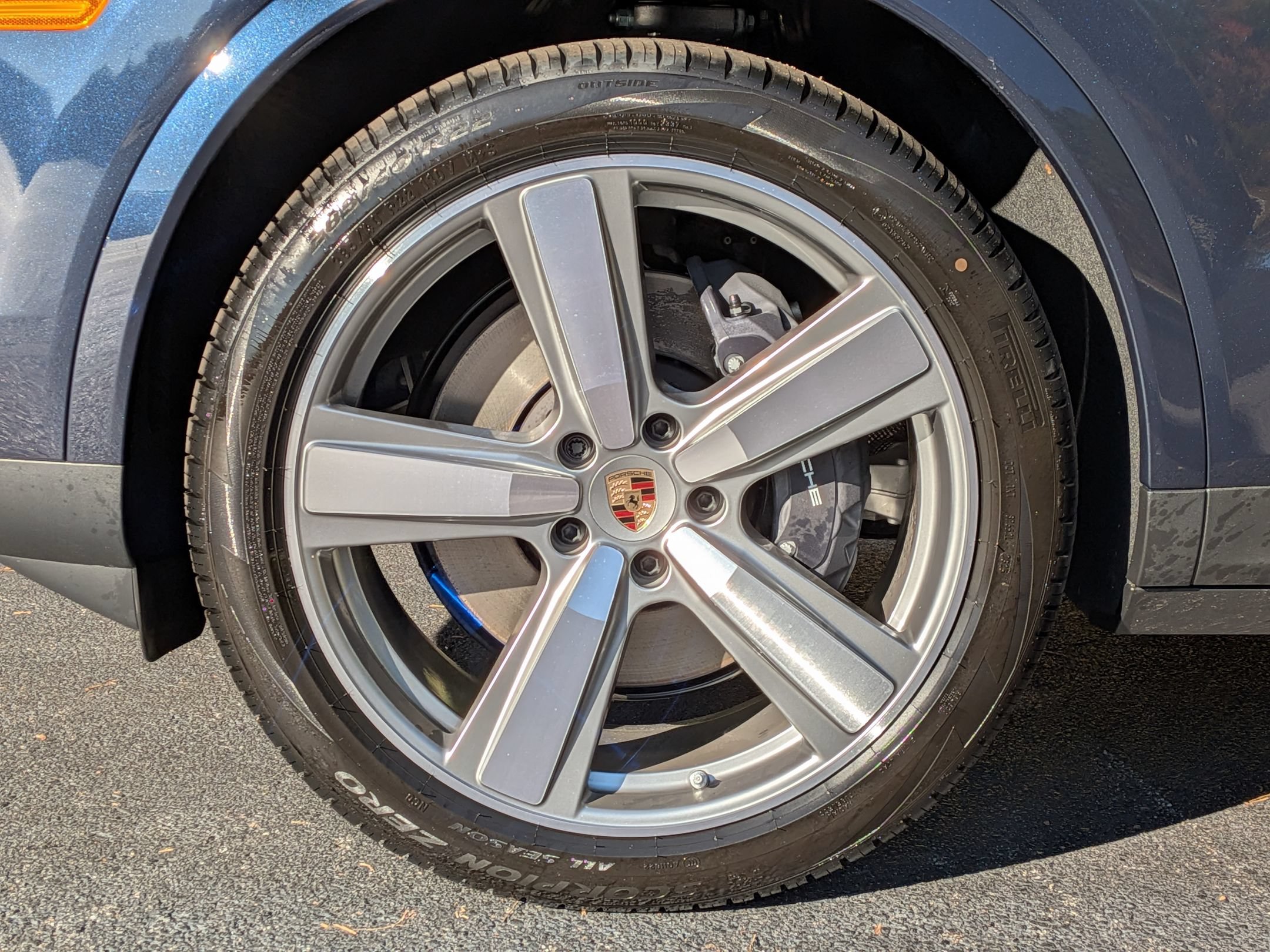 New 2026 Porsche Cayenne Coupe AWD/4WD image 38