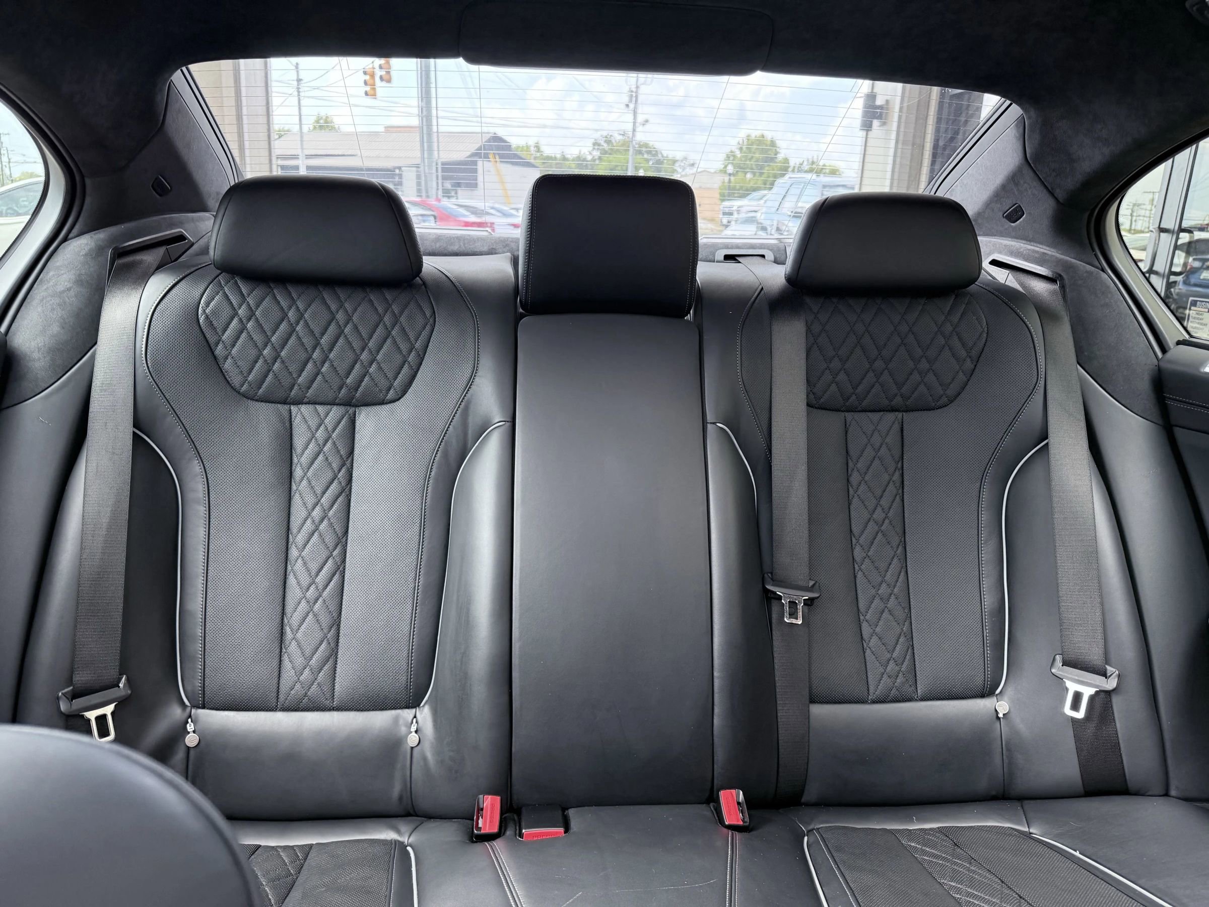 Used 2018 BMW 750i xDrive image 27