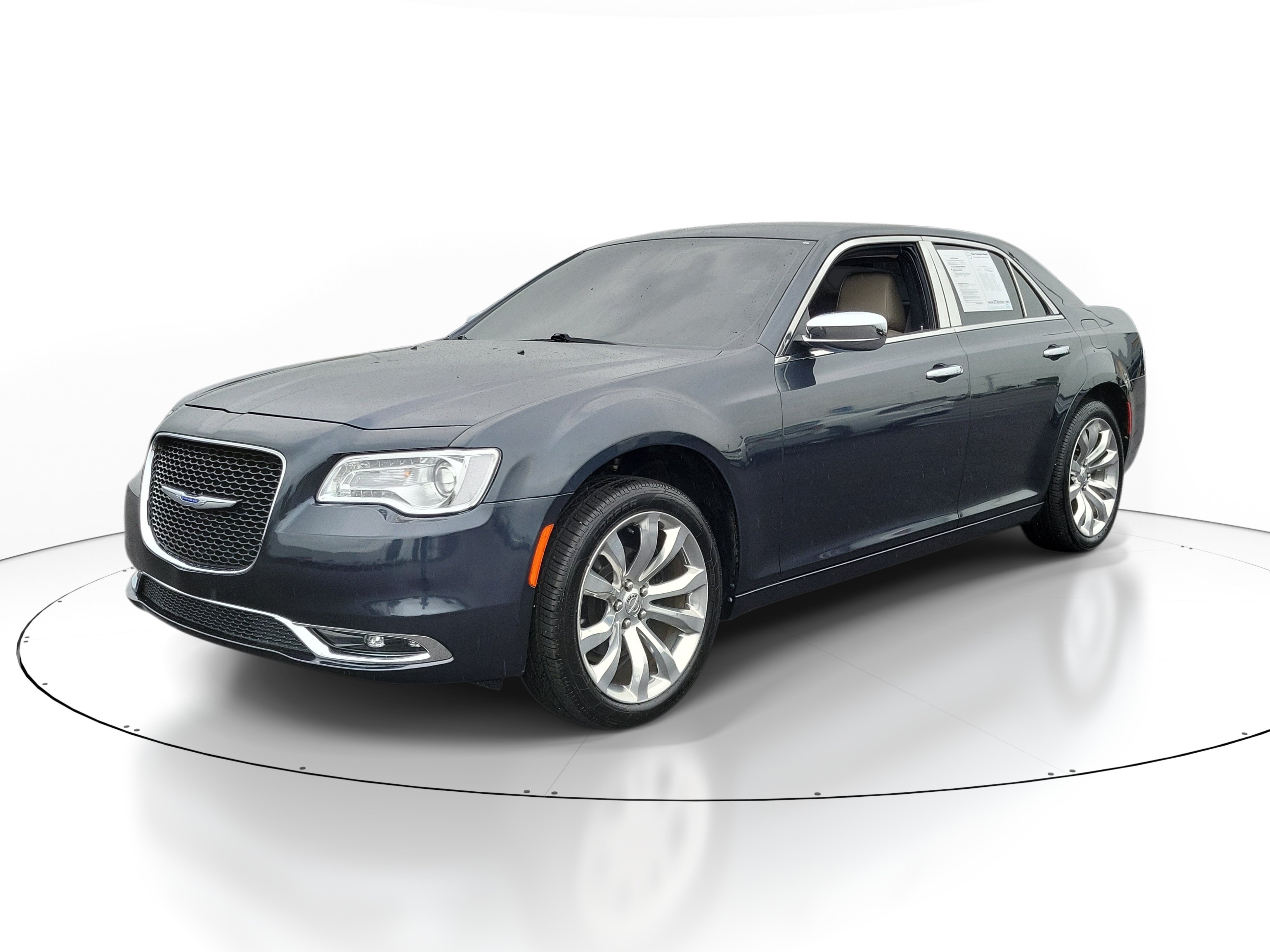 Used 2019 Chrysler 300 Limited RWD image 2