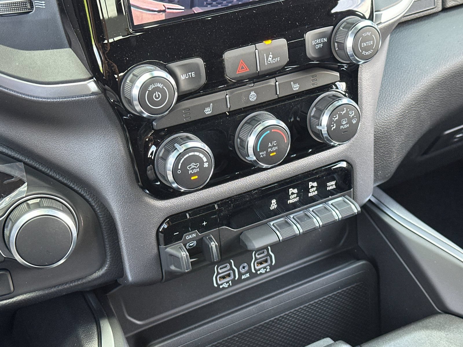 New 2026 RAM 1500 Big Horn AWD/4WD image 19
