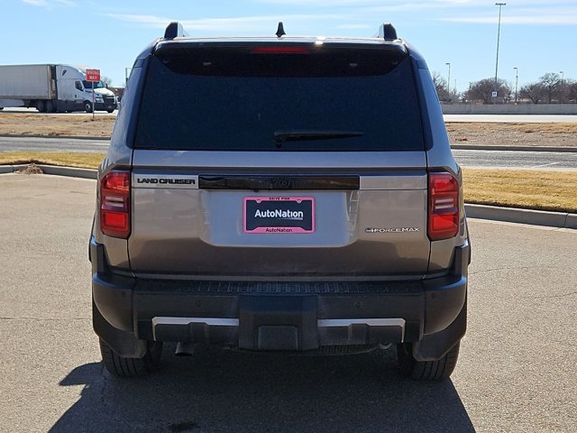 Used 2024 Toyota Land Cruiser image 7