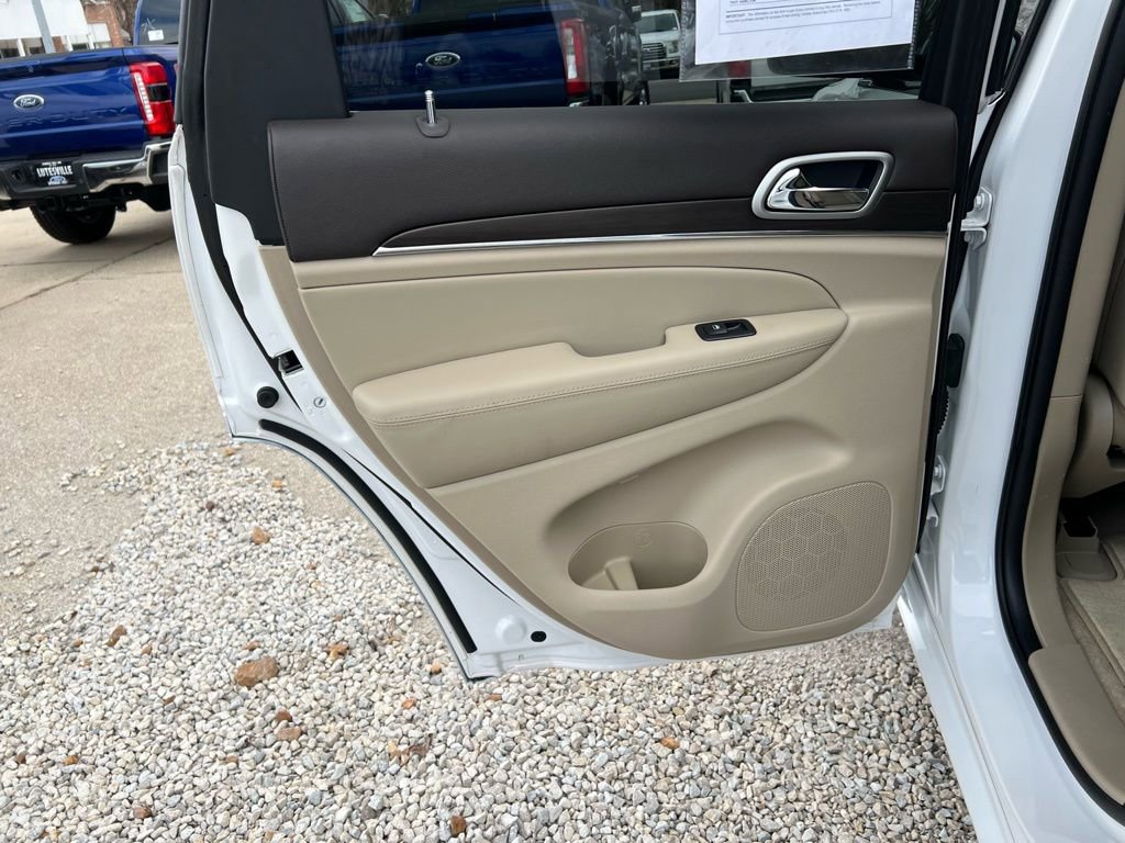 Used 2018 Jeep Grand Cherokee Overland image 16