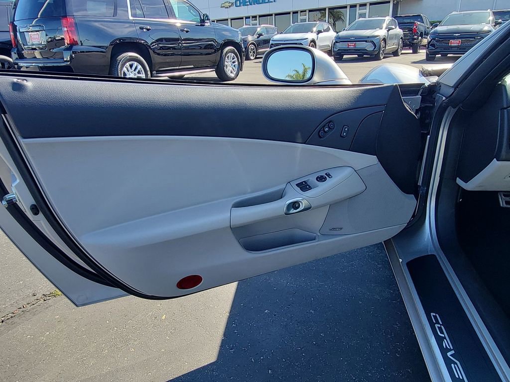 Used 2006 Chevrolet Corvette Convertible w/ Preferred Equipment Group image 19