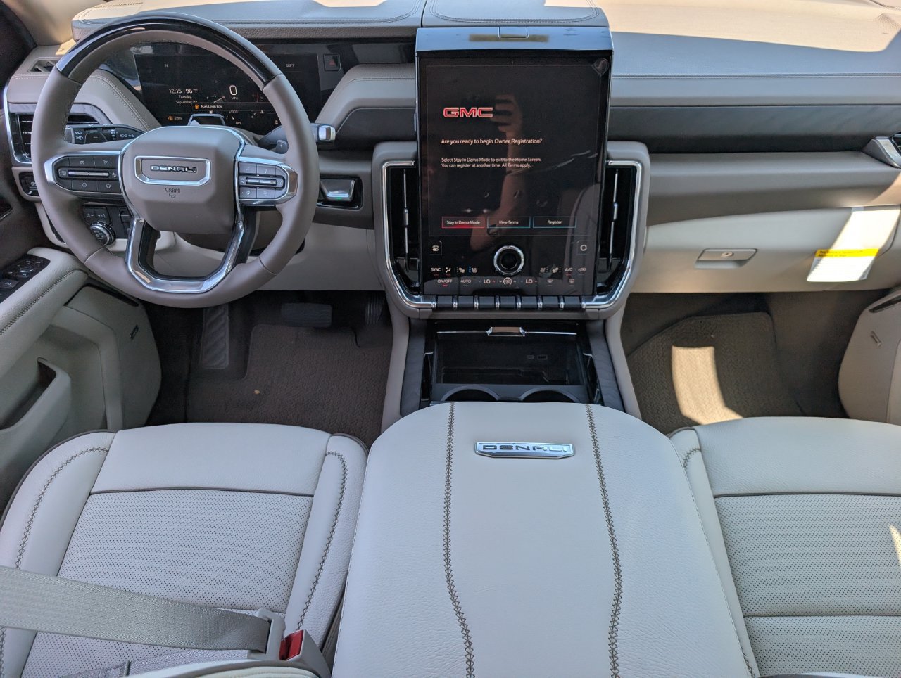 New 2027 GMC Yukon Denali w/ Advanced Technology Package AWD/4WD image 8