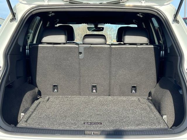 Used 2021 Volkswagen Tiguan SE R-Line image 37