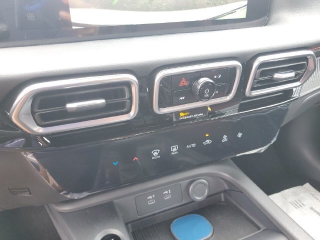 New 2027 Nissan Sentra SR w/ Floor Mat Package FWD image 14
