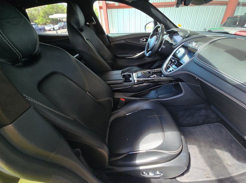 Used 2021 Aston Martin DBX image 9