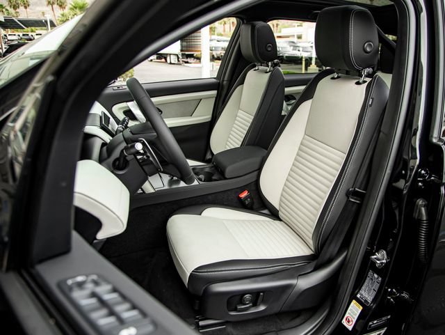 New 2026 Land Rover Discovery Sport Landmark AWD/4WD image 13