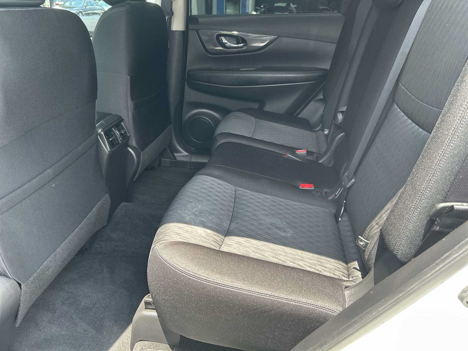 Used 2020 Nissan Rogue SV AWD/4WD image 9