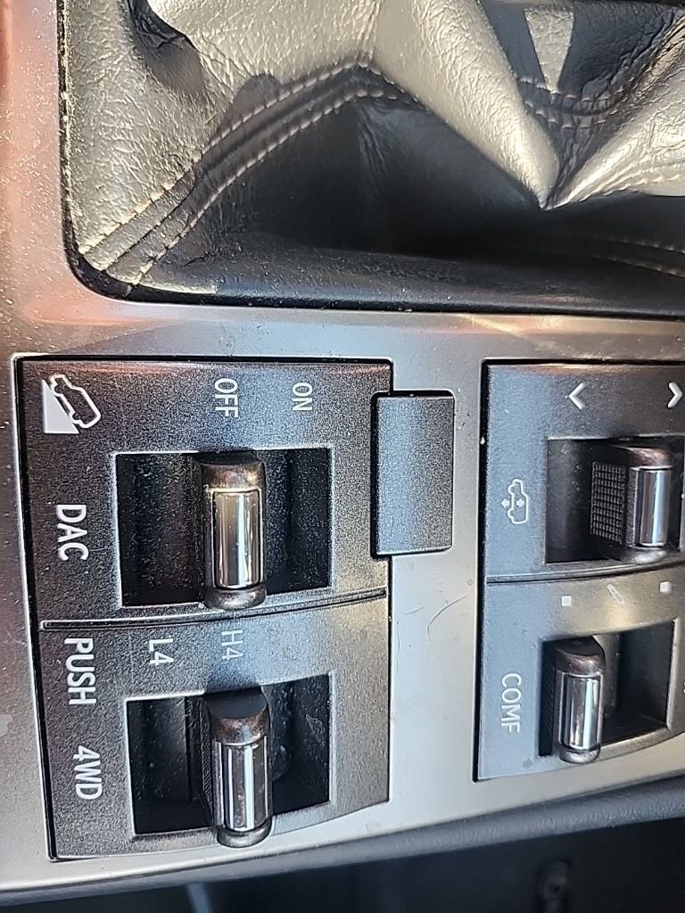 Used 2017 Lexus GX 460 Luxury w/ Preferred Accessory Package AWD/4WD image 6