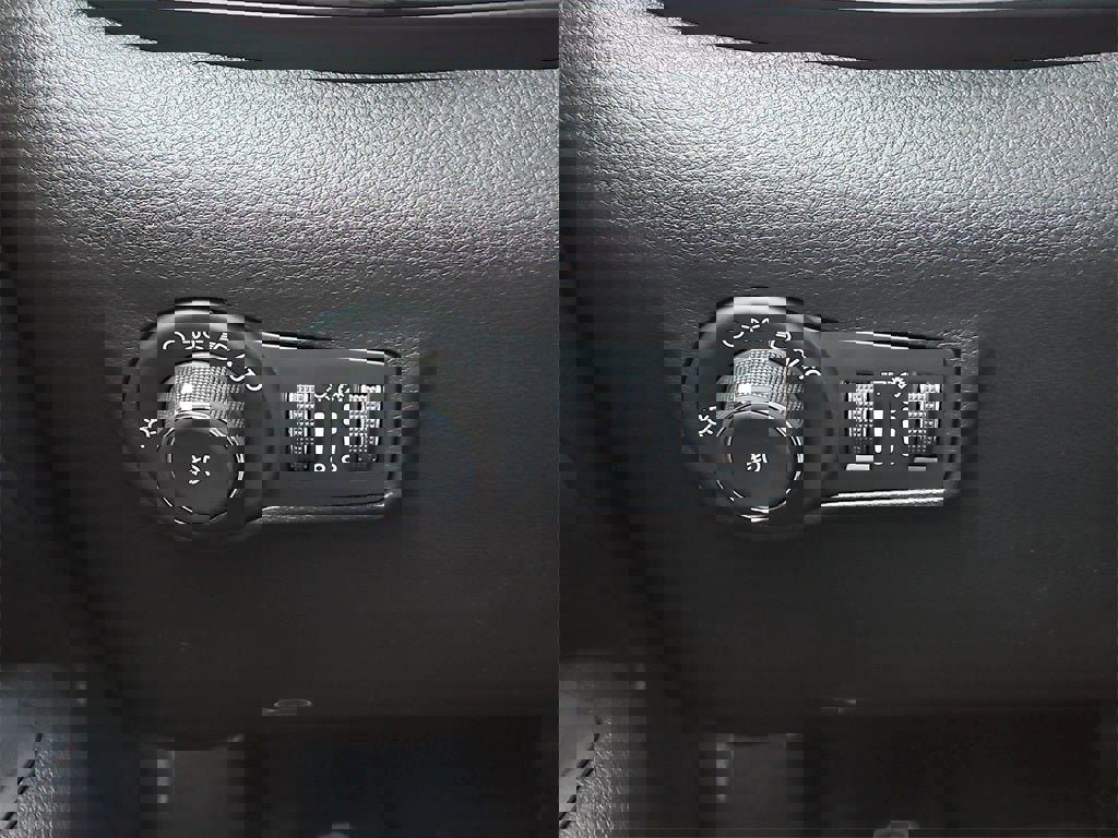 New 2026 Jeep Compass Latitude image 23