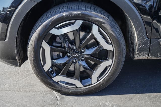 Certified 2024 Kia Telluride EX w/ EX Captain's Chair Package image 11