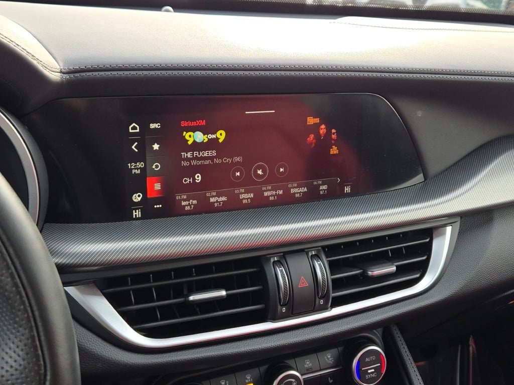 Used 2024 Alfa Romeo Stelvio Veloce image 28