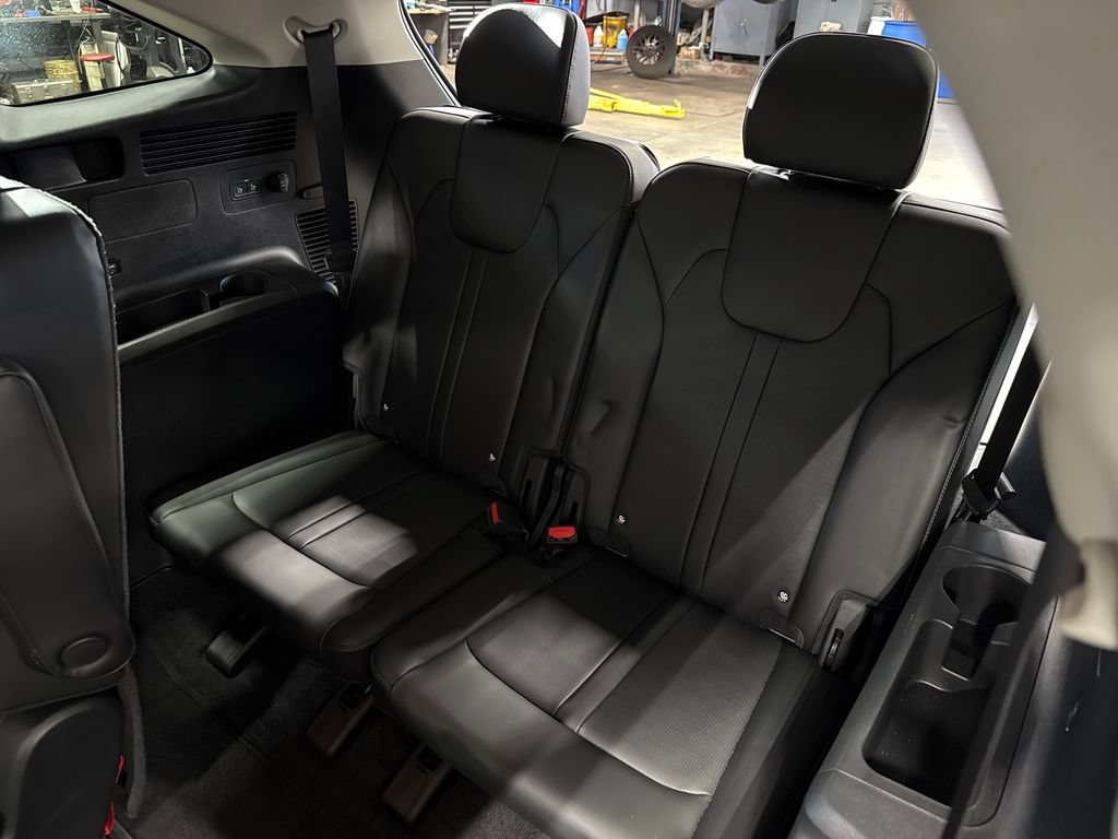 Used 2025 Kia Sorento EX AWD/4WD image 13