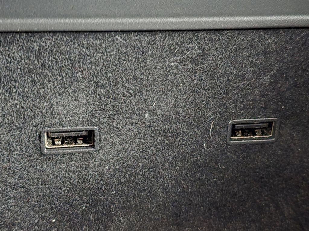 Used 2018 Tesla Model 3 Long Range image 16