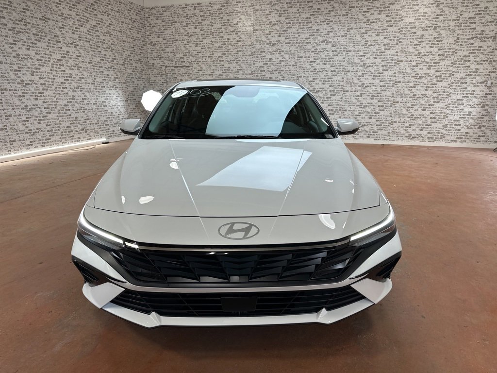 New 2026 Hyundai Elantra Limited image 2