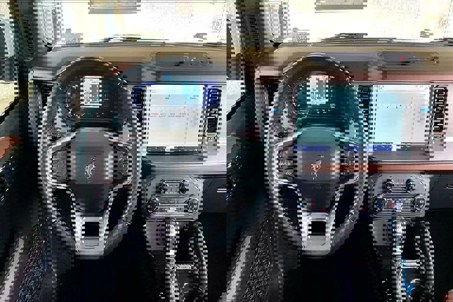 Used 2022 Ford Bronco Outer Banks image 6