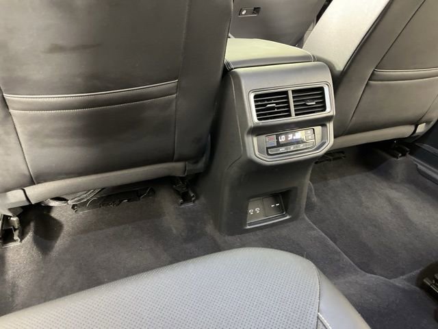 Used 2024 Volkswagen Atlas SE w/ Black Wheel Package image 45