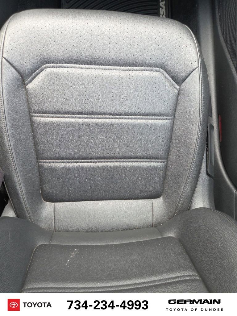 Used 2018 Volkswagen Passat 2.0T SE image 25