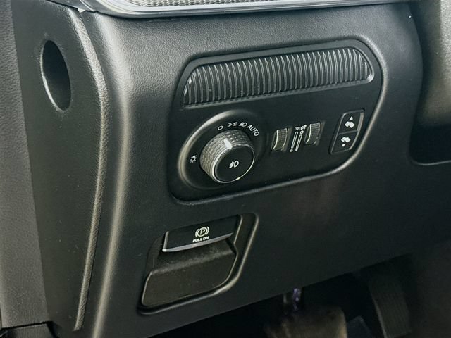 Used 2023 Jeep Grand Wagoneer L Series III w/ Quick Order Packagew 28T AWD/4WD image 10