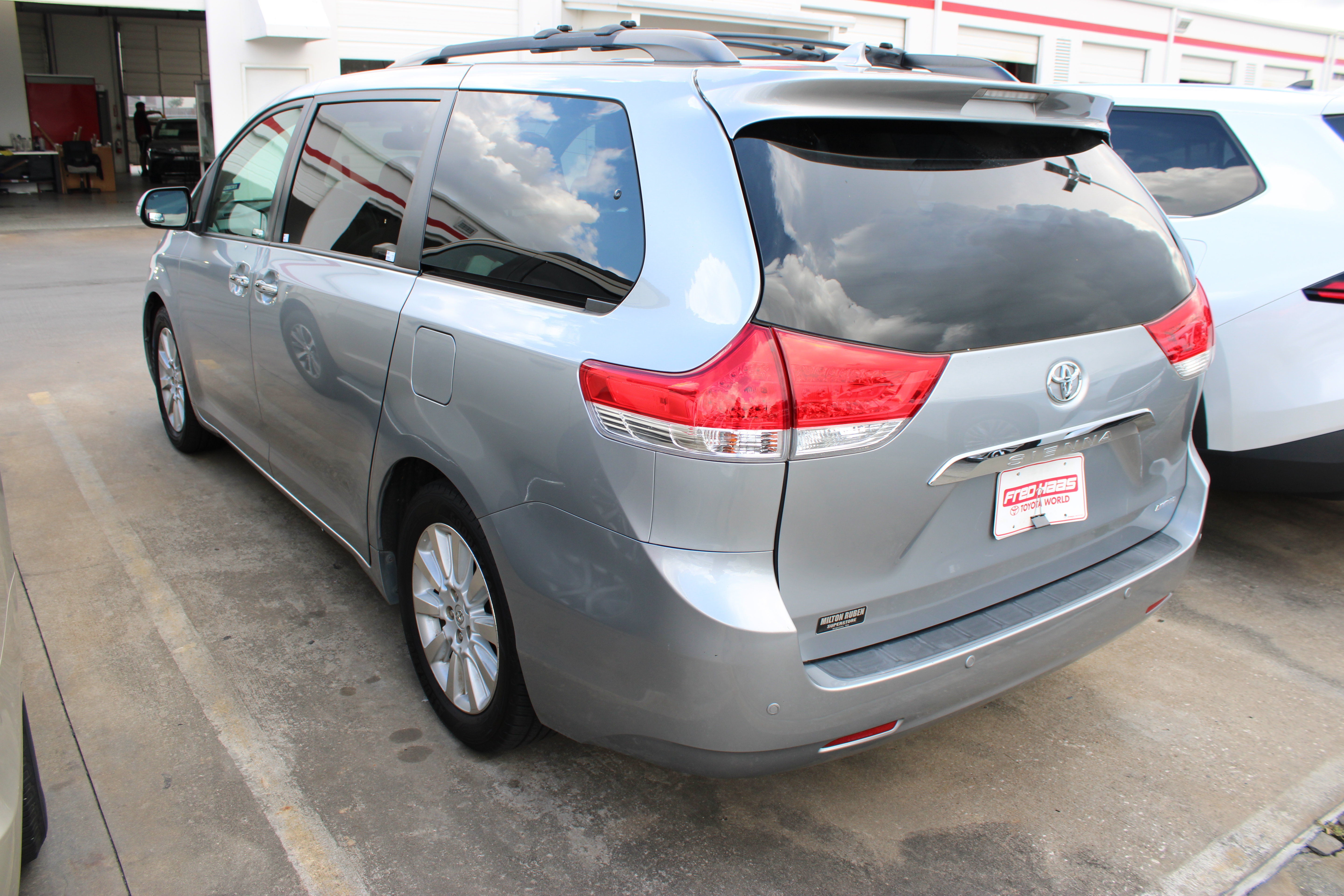 Used 2013 Toyota Sienna Limited w/ Advanced Technology Pkg FWD image 8