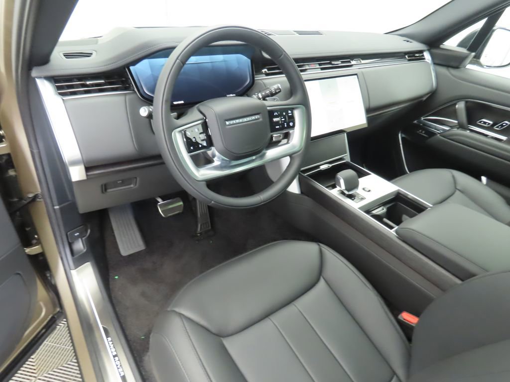 New 2025 Land Rover Range Rover SE image 9