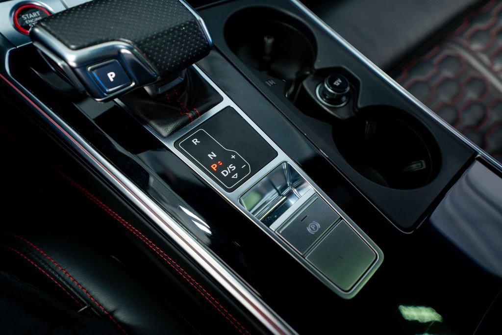 Used 2021 Audi RS 6 w/ Carbon Optic Package image 49