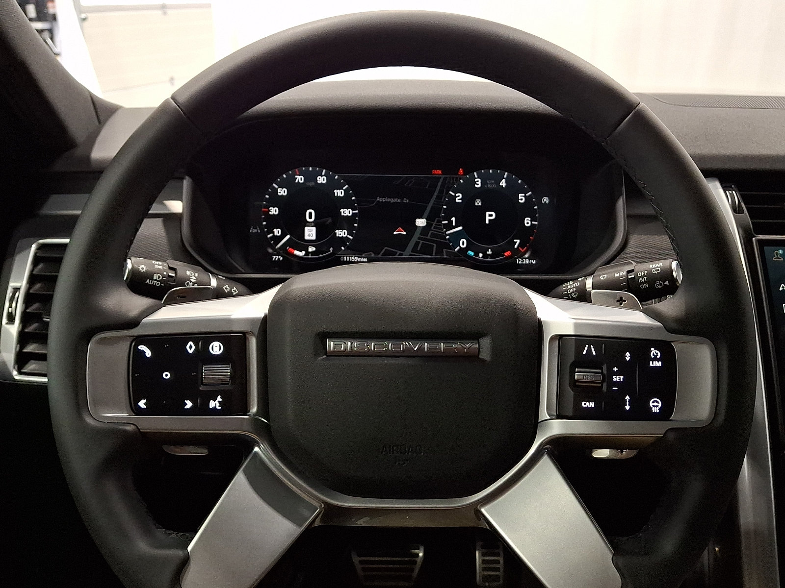 Certified 2025 Land Rover Discovery Dynamic SE AWD/4WD image 18