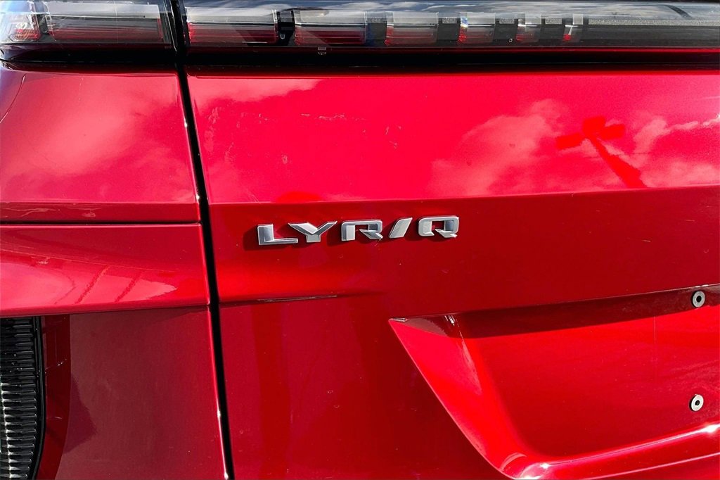 Used 2024 Cadillac Lyriq Luxury image 8