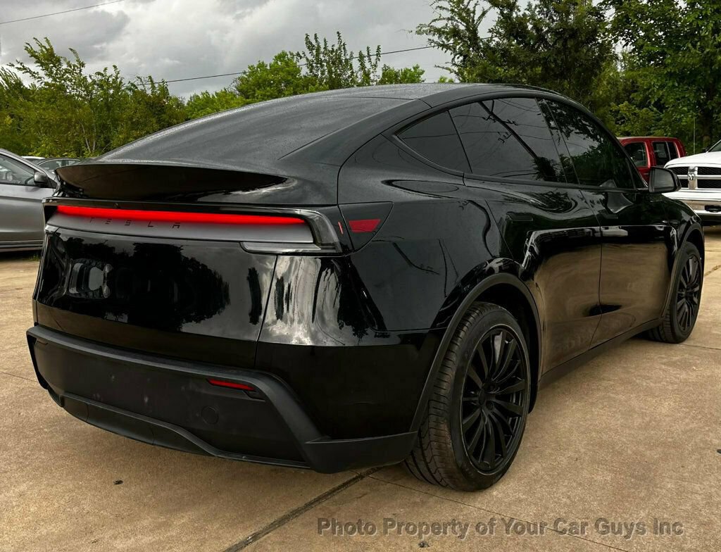 Used 2026 Tesla Model Y Long Range RWD image 11