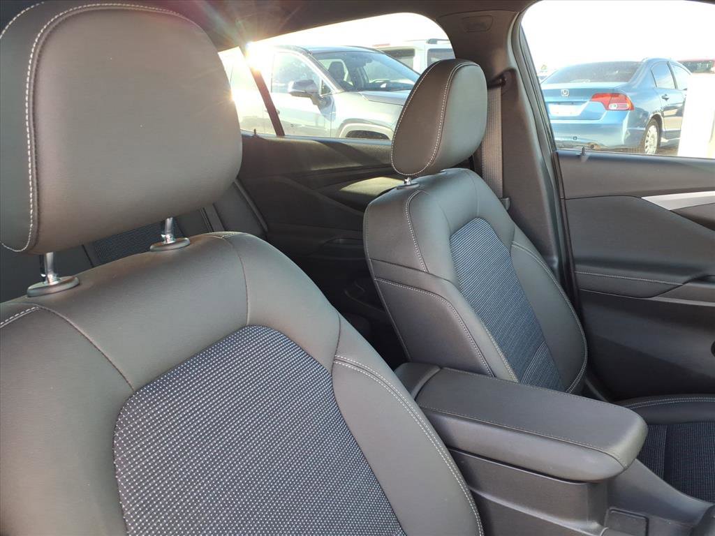 Used 2025 Buick Envista Preferred w/ Convenience II Package image 12